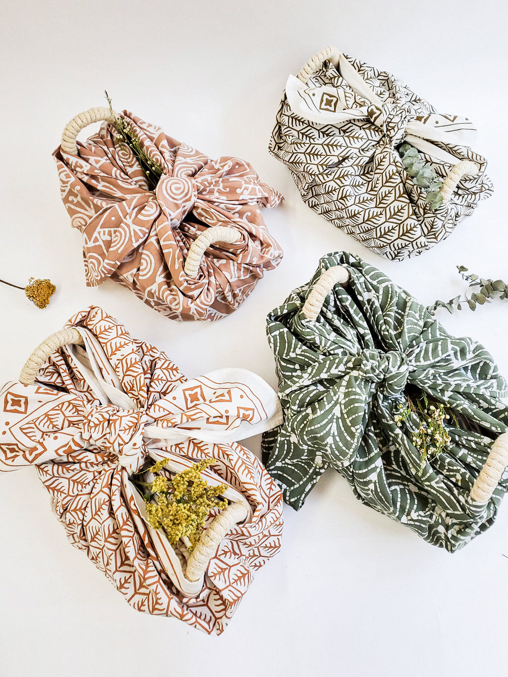 Bread Warmer & Basket Gift Set with Tea Towel - Flower in - KITCHEN photo