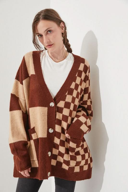 Checkered Oversized Sweater in MOCHA BEIGE ONESIZE - photo