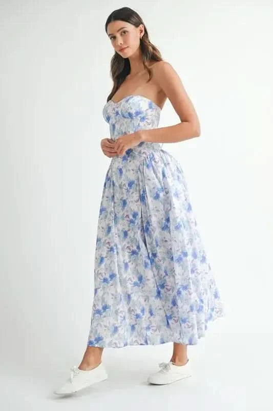 MABLE Sweetheart Neckline Floral Printed Midi Dress in - photo