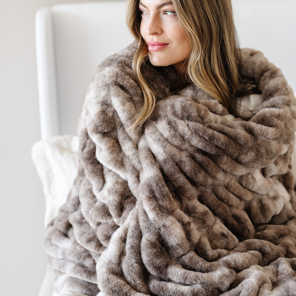 Saranoni Double Ruched XL Faux Fur XL Throw Blankets -