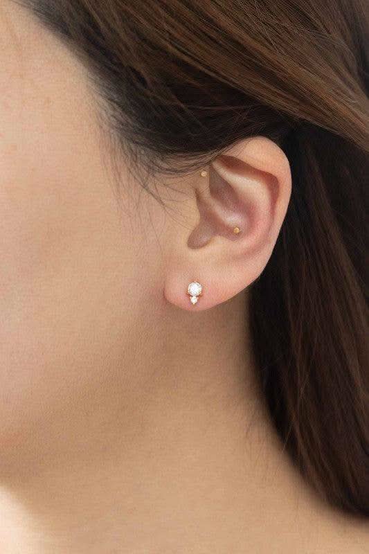 Lovoda Mini Cluster Stud Earrings in Gold OS - Earrings photo