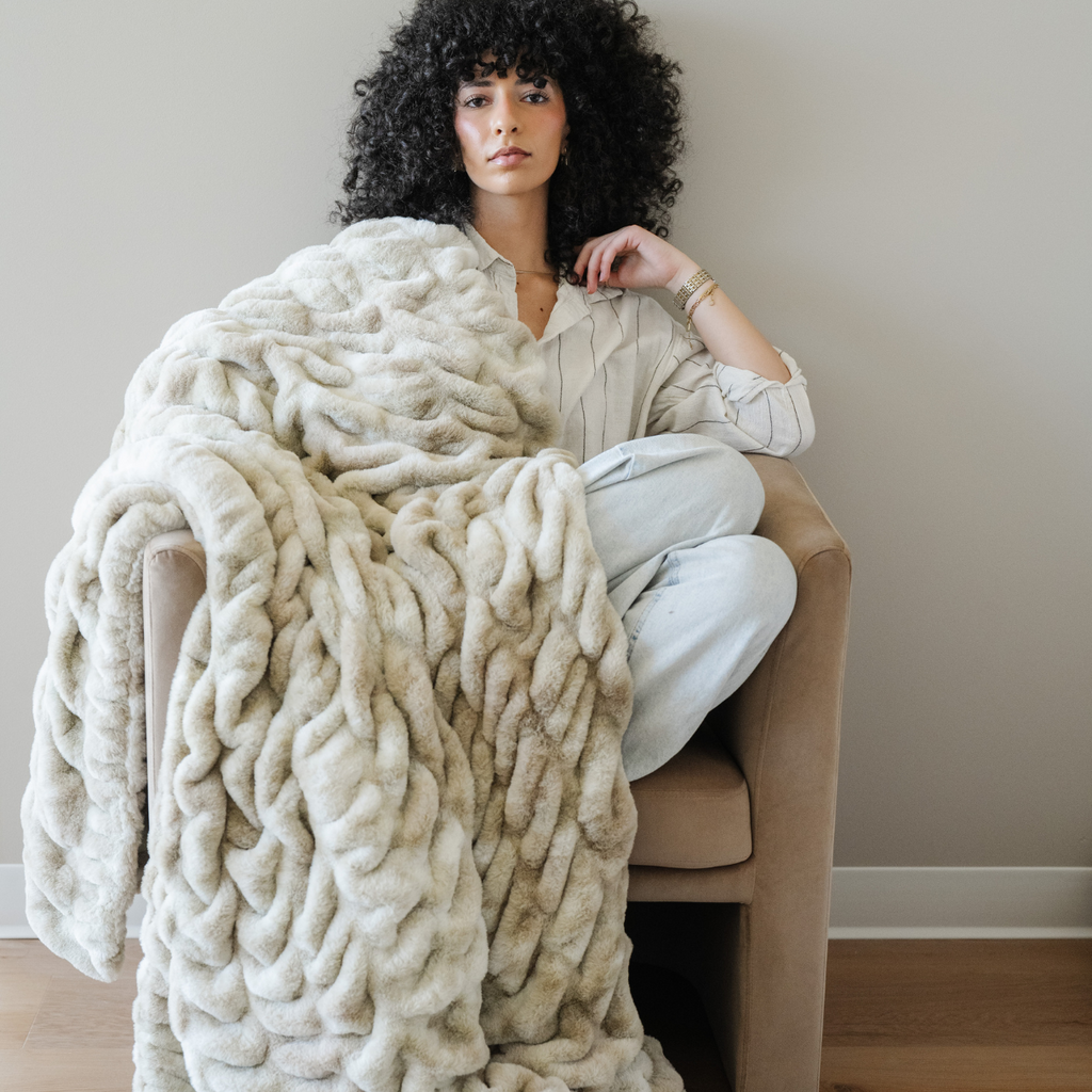 Saranoni Double Ruched XL Faux Fur XL Throw Blankets -