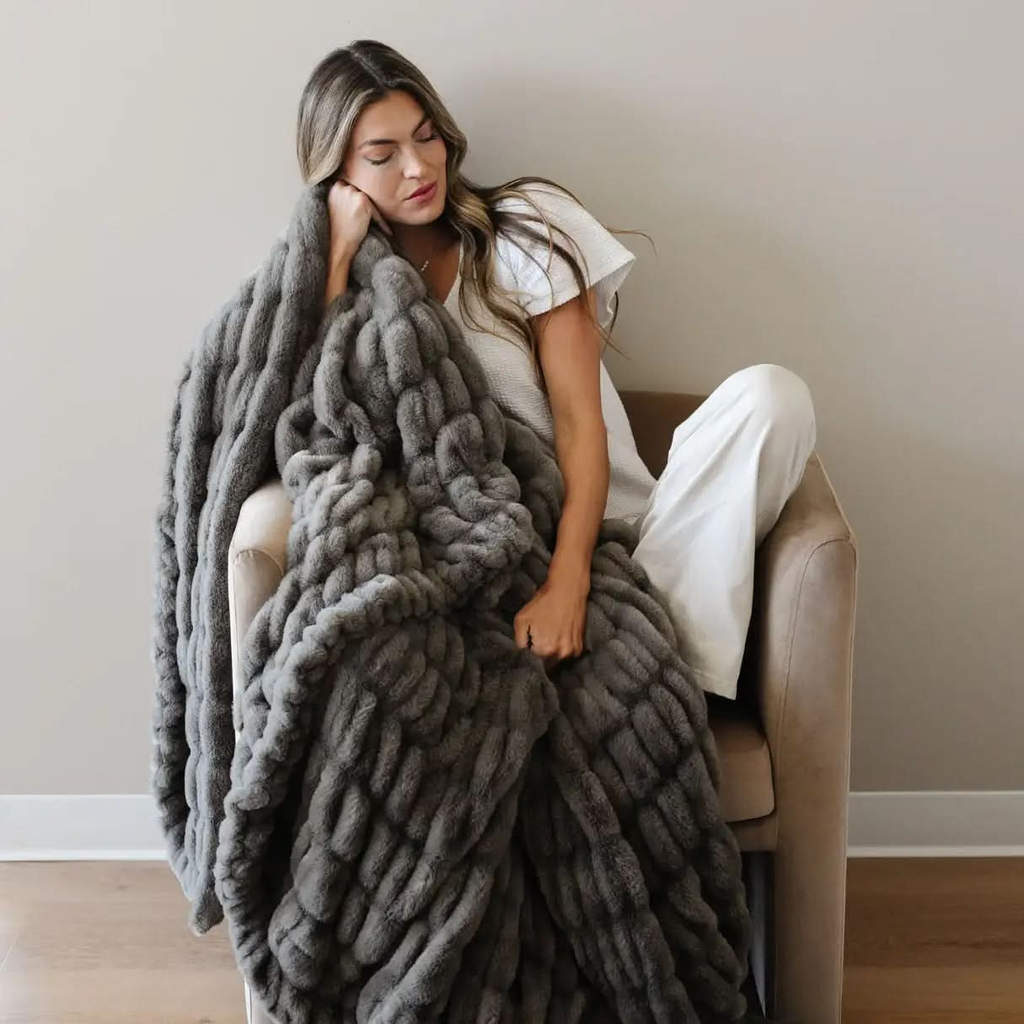 DOUBLE RUCHED FAUX FUR THROW BLANKETS - SwagglyLife Home & Fashion