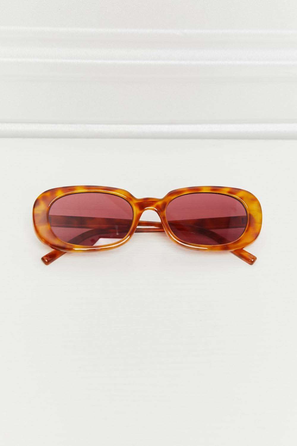 Oval Full Rim Sunglasses in - photo