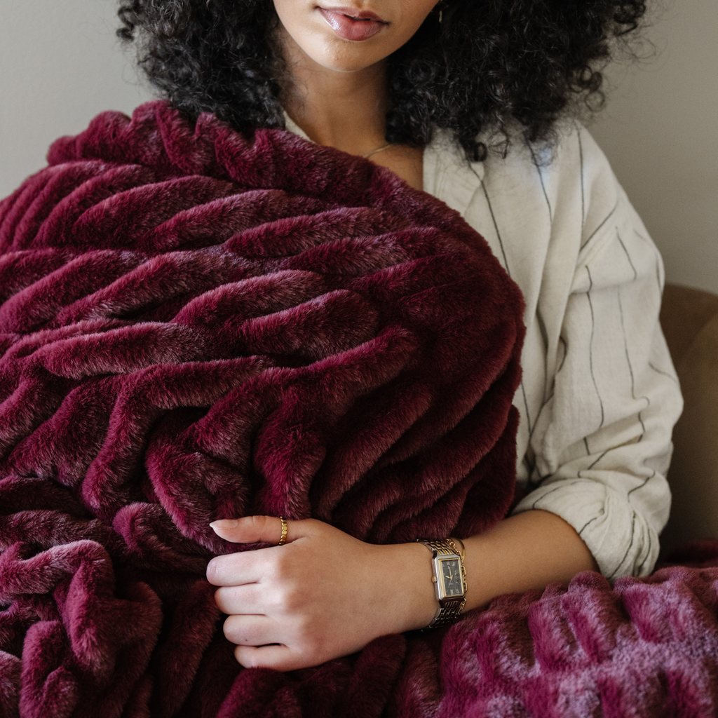 Saranoni Double Ruched XL Faux Fur XL Throw Blankets - Royale