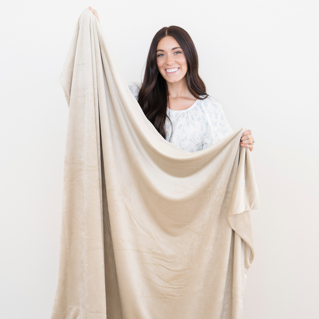 MINKY STRETCH XL THROW BLANKETS in - photo