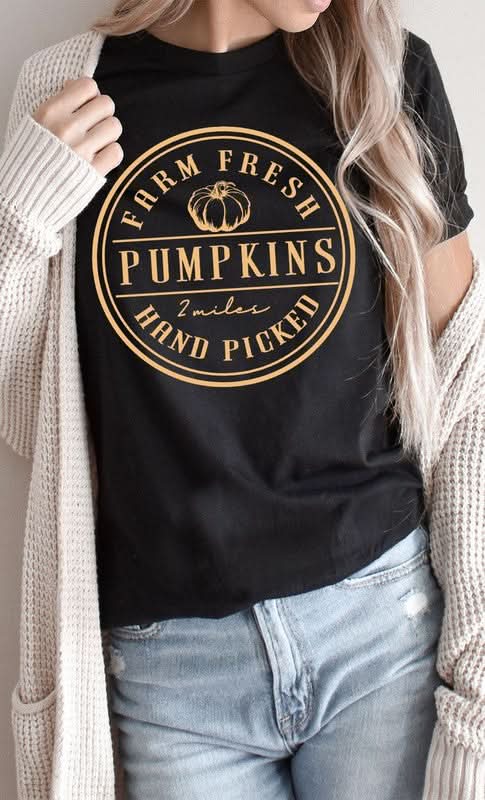 Farm Fresh Pumpkins Circle Graphic Tee in Heather Black - photo