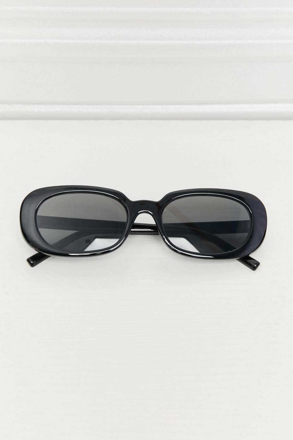 Oval Full Rim Sunglasses in - photo