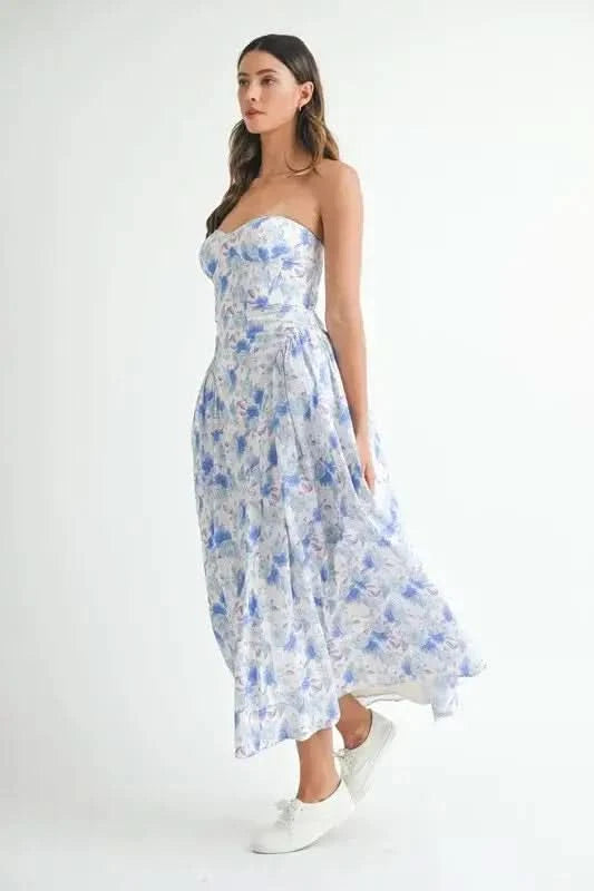MABLE Sweetheart Neckline Floral Printed Midi Dress in - photo