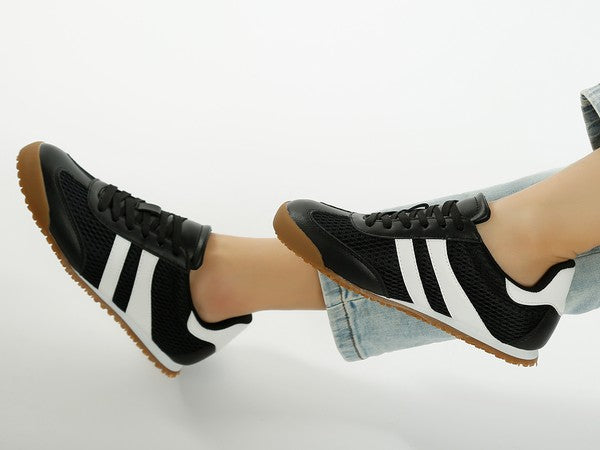 Blaster Casual Striped Lace-Up Sneakers in Black - photo