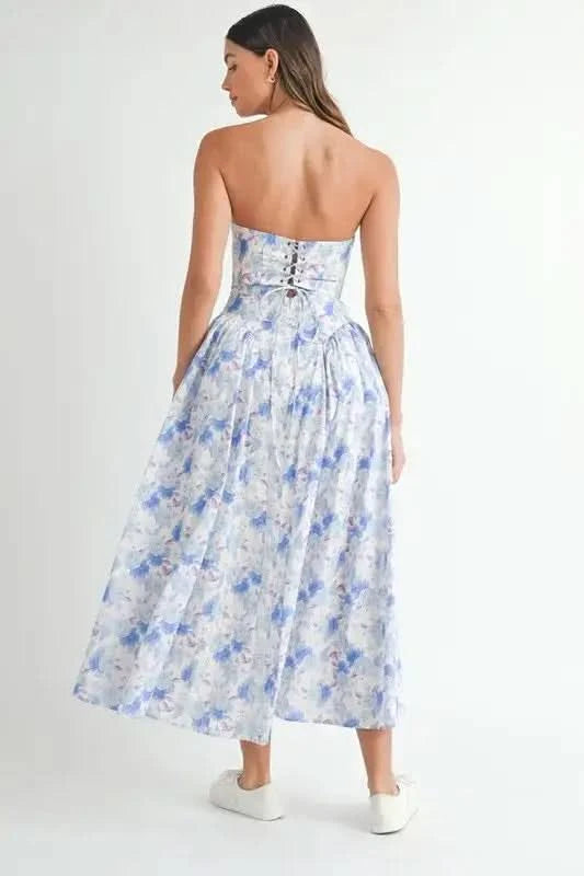 MABLE Sweetheart Neckline Floral Printed Midi Dress in - photo