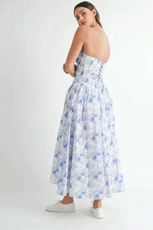 MABLE Sweetheart Neckline Floral Printed Midi Dress in - photo