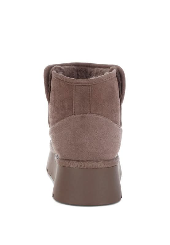 Holias Chunky Heeled Snow Boots in - photo