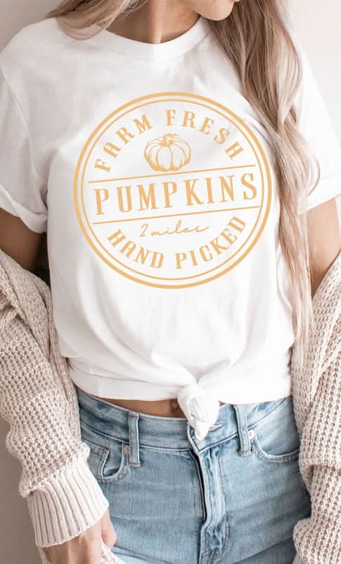 Farm Fresh Pumpkins Circle Graphic Tee in White - photo