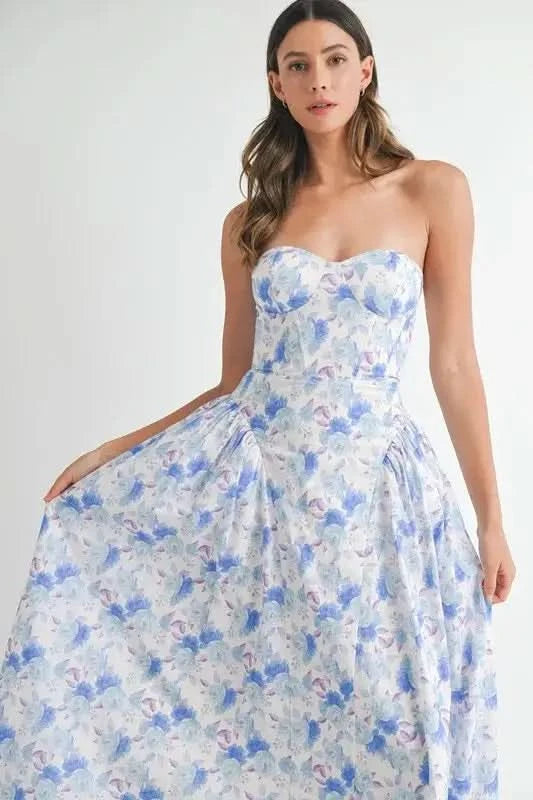 MABLE Sweetheart Neckline Floral Printed Midi Dress in - photo