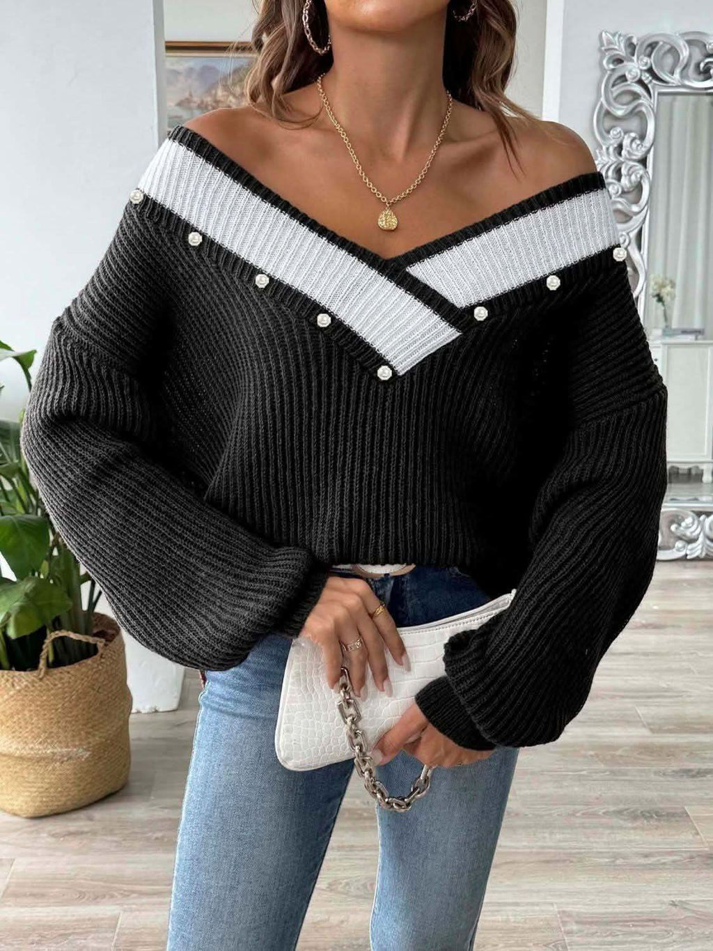 Contrast Trim Dropped Shoulder Long Sleeve Sweater in - photo