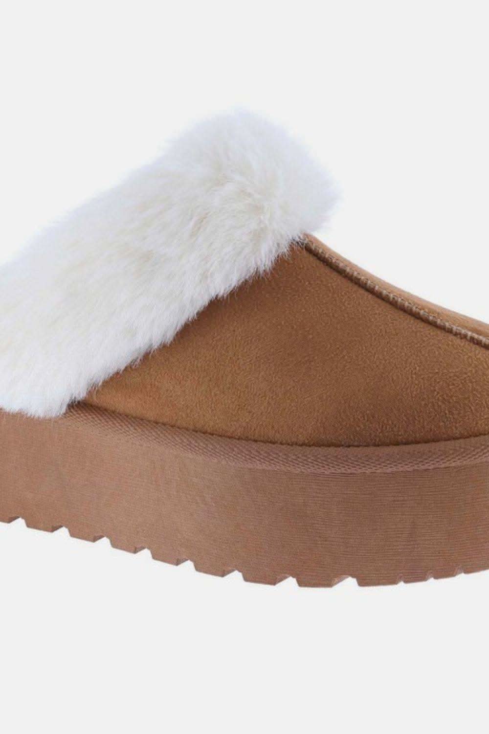Weeboo Thick Bottom Fur Trim Snow Slippers in - photo