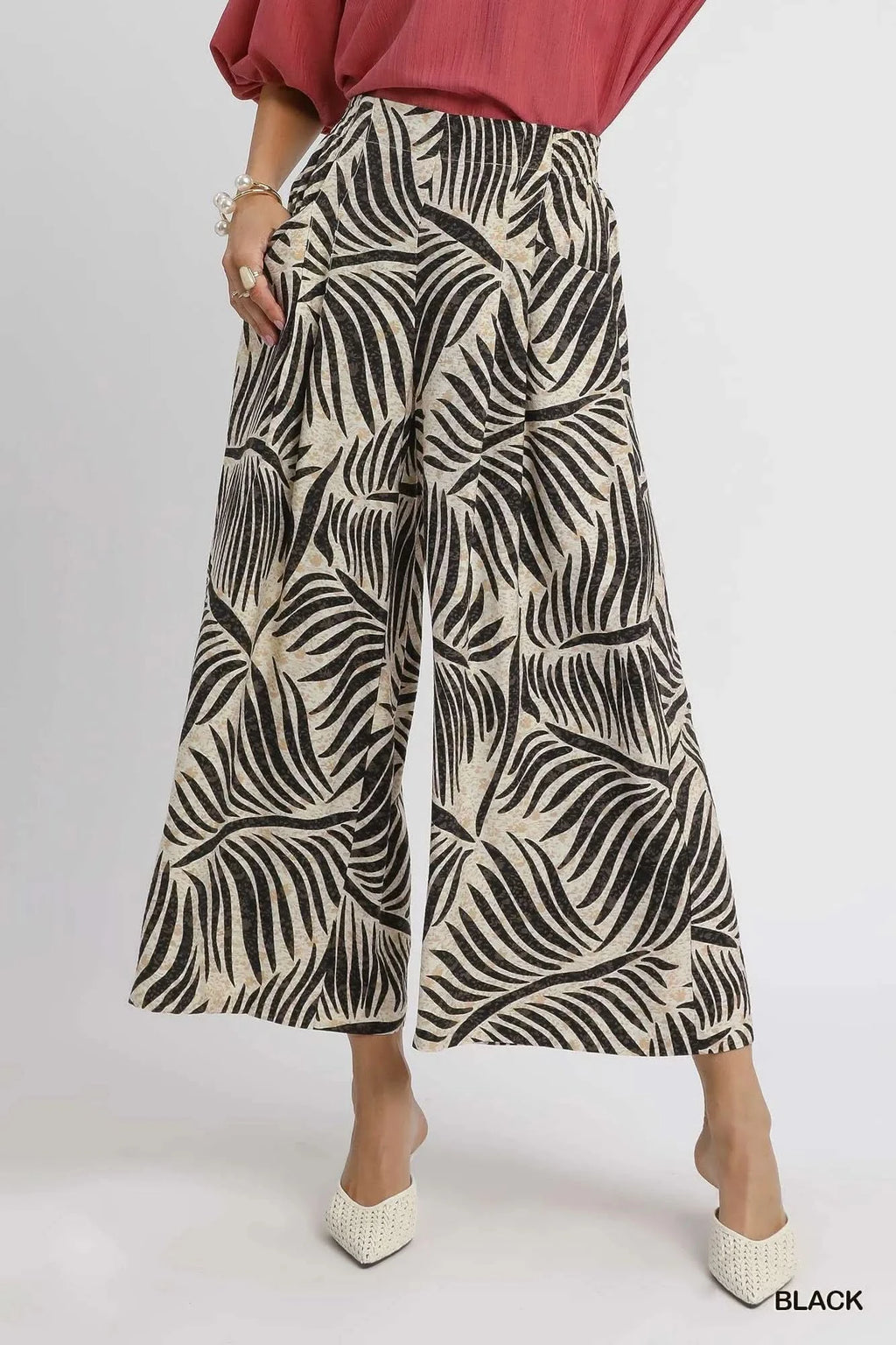 Umgee Palm Leaf Print Wide Leg Culotte Pants in Black - photo