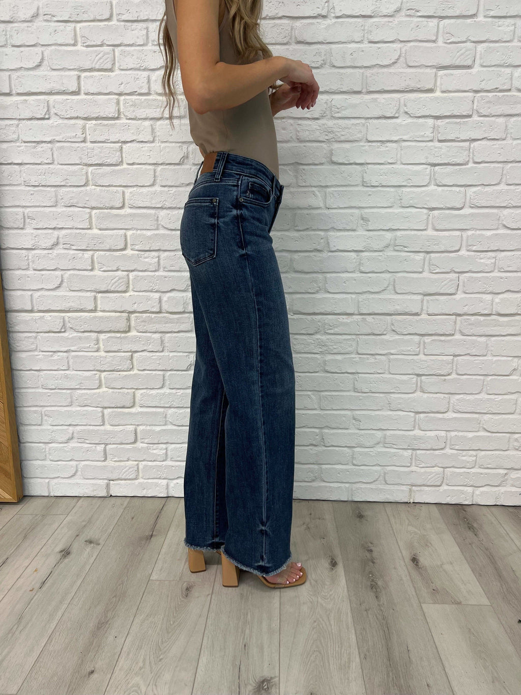 Addie Mid Rise Vintage Wash Wide Leg Jeans in - Jeans photo