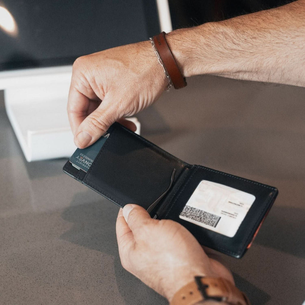 Andar The Apollo in - Wallets photo