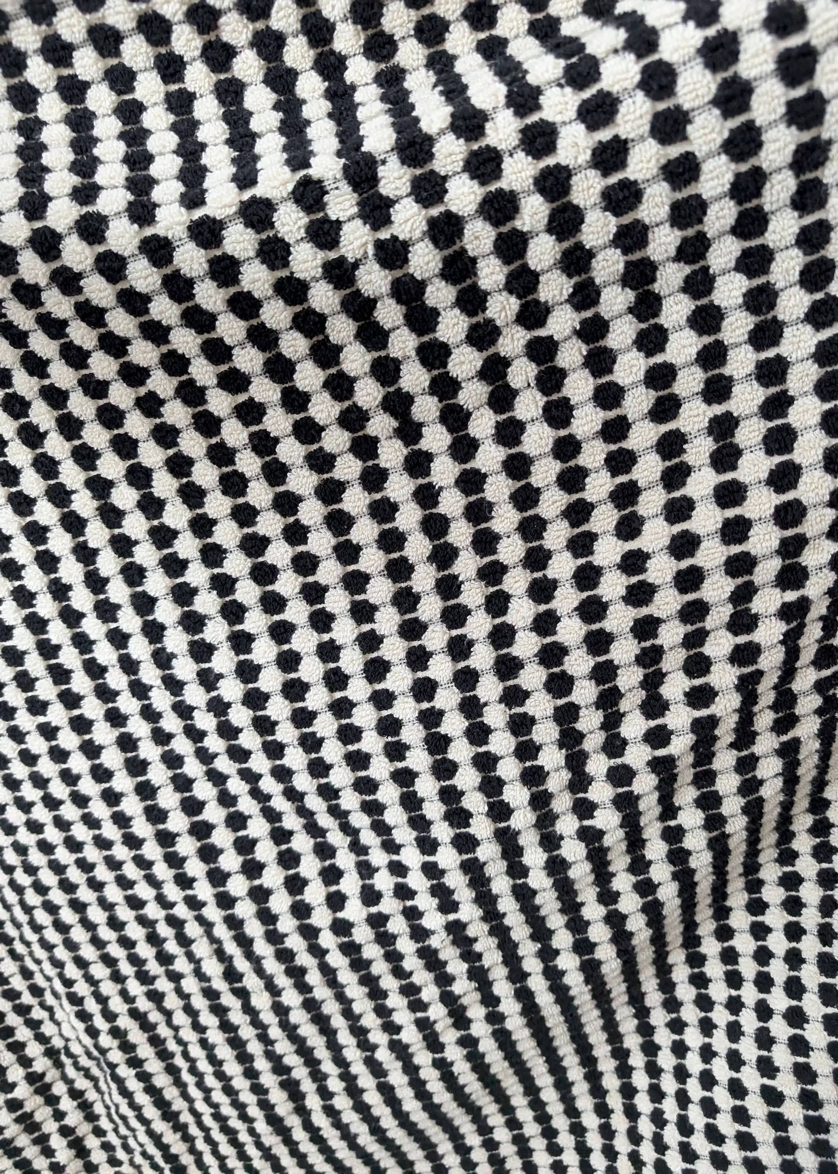 Bloom Collection – Oversized Turkish Cotton Bath Towel with Raised Texture and Hand-Tied Tassels - SwagglyLife Home & Fashion Bloom Collection – Oversized Turkish Cotton Bath Towel with Raised Texture and Hand-Tied Tassels - SwagglyLife Home & Fashion