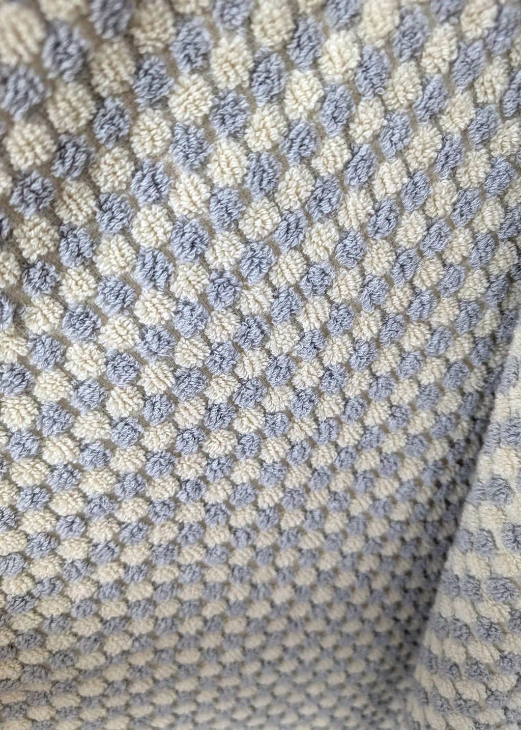 Bloom Collection – Oversized Turkish Cotton Bath Towel with Raised Texture and Hand-Tied Tassels - SwagglyLife Home & Fashion