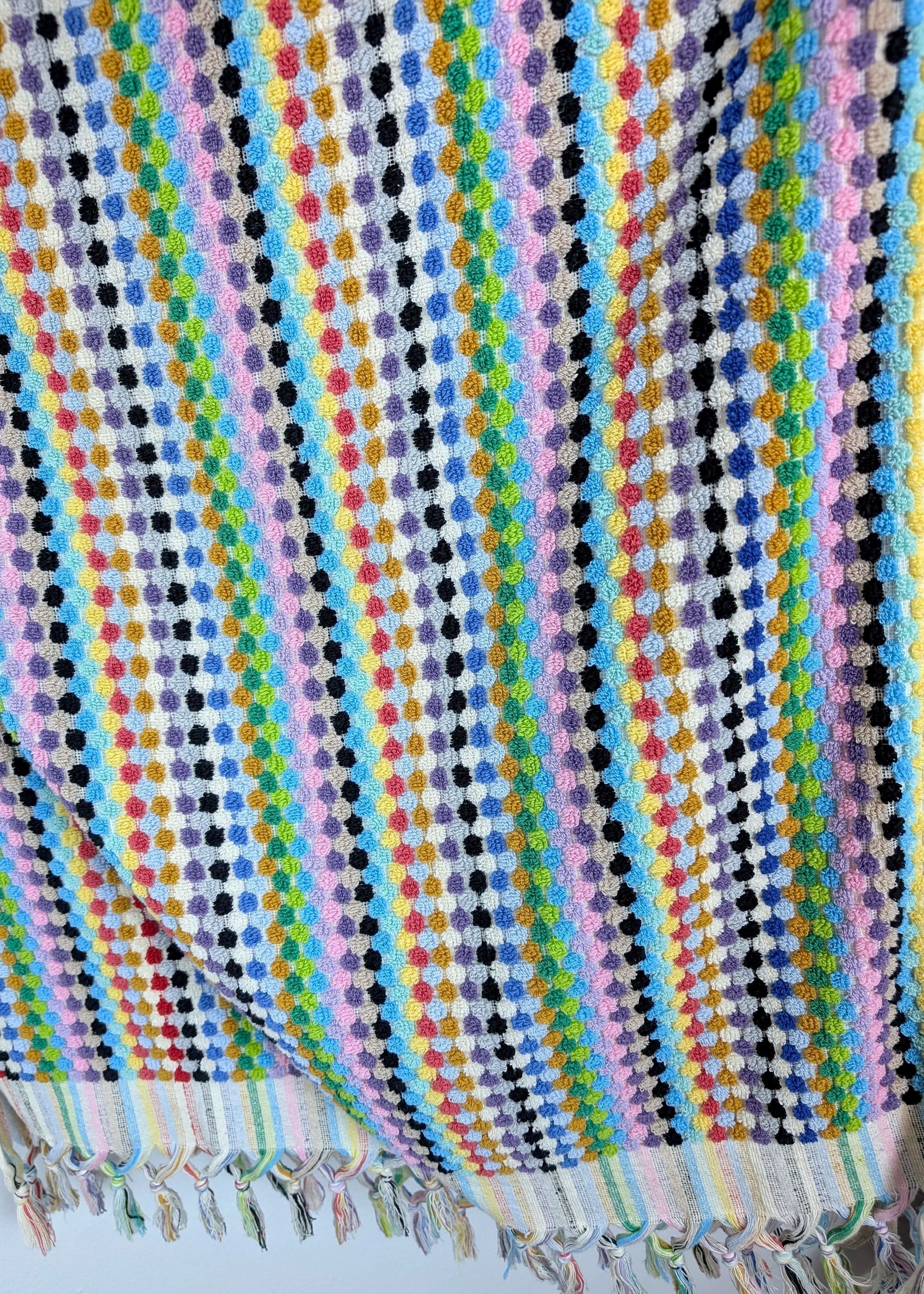 Bloom Collection – Oversized Turkish Cotton Bath Towel with Raised Texture and Hand-Tied Tassels - SwagglyLife Home & Fashion Bloom Collection – Oversized Turkish Cotton Bath Towel with Raised Texture and Hand-Tied Tassels - SwagglyLife Home & Fashion