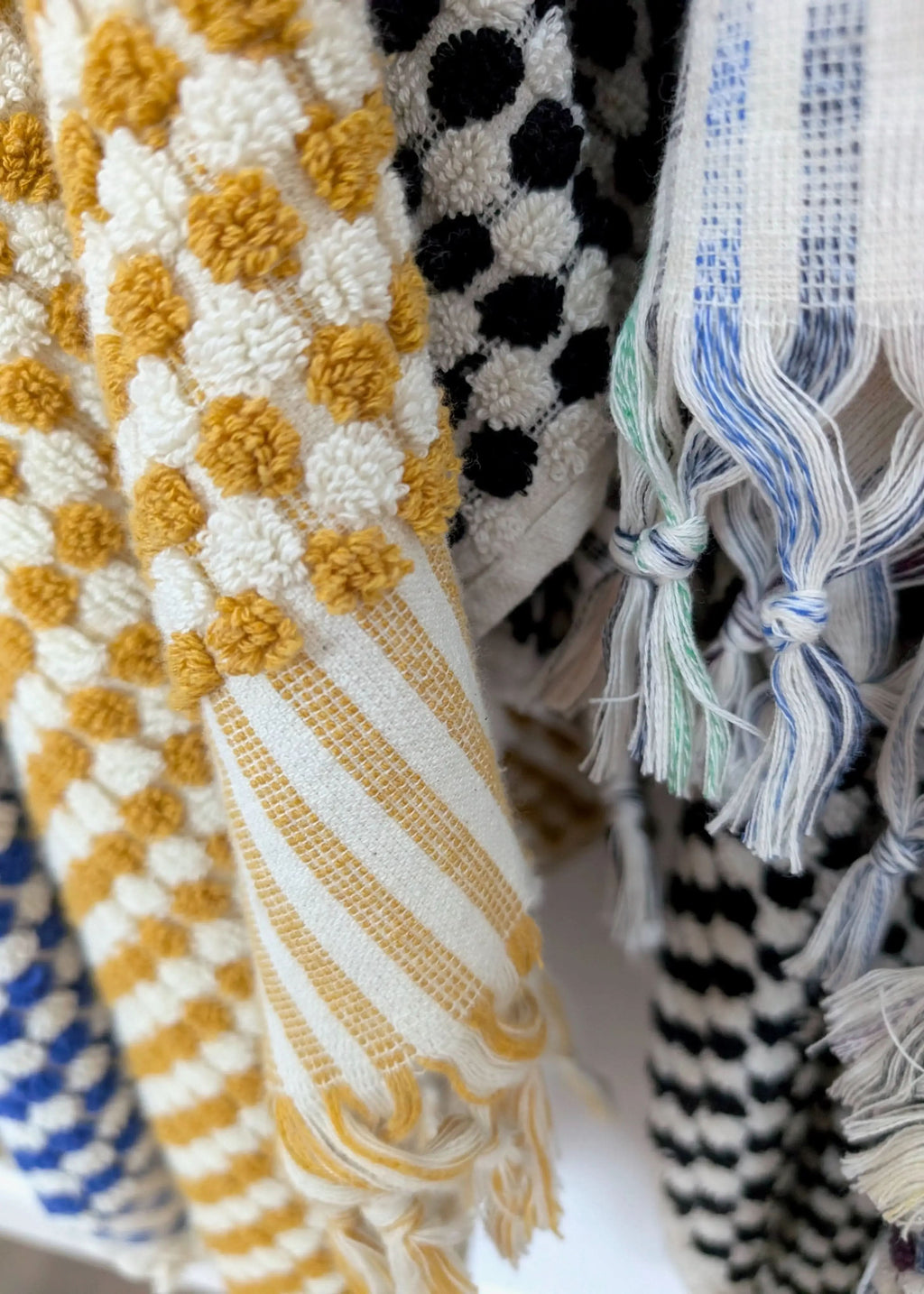 Bloom Collection – Oversized Turkish Cotton Bath Towel with Raised Texture and Hand-Tied Tassels - SwagglyLife Home & Fashion