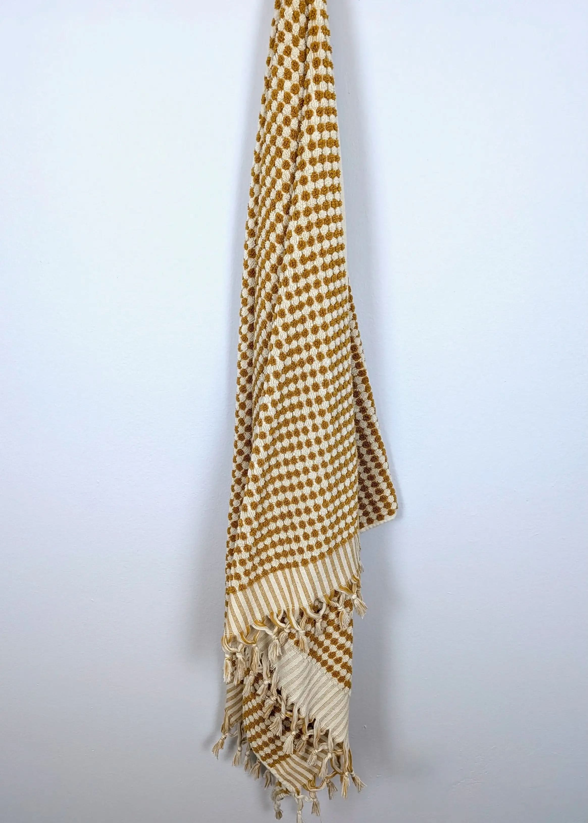 Bloom Collection – Oversized Turkish Cotton Bath Towel with Raised Texture and Hand-Tied Tassels - SwagglyLife Home & Fashion Bloom Collection – Oversized Turkish Cotton Bath Towel with Raised Texture and Hand-Tied Tassels - SwagglyLife Home & Fashion