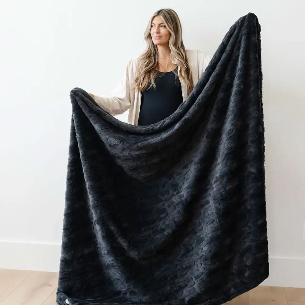 Saranoni Patterned Faux Fur Throw Blankets - SwagglyLife Home & Fashion