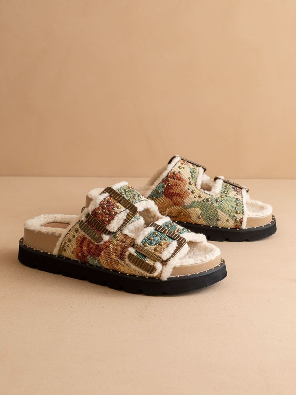 The Gaylen | Floral Tapestry Fleece Lined Slipper Slide in - SANDALS photo
