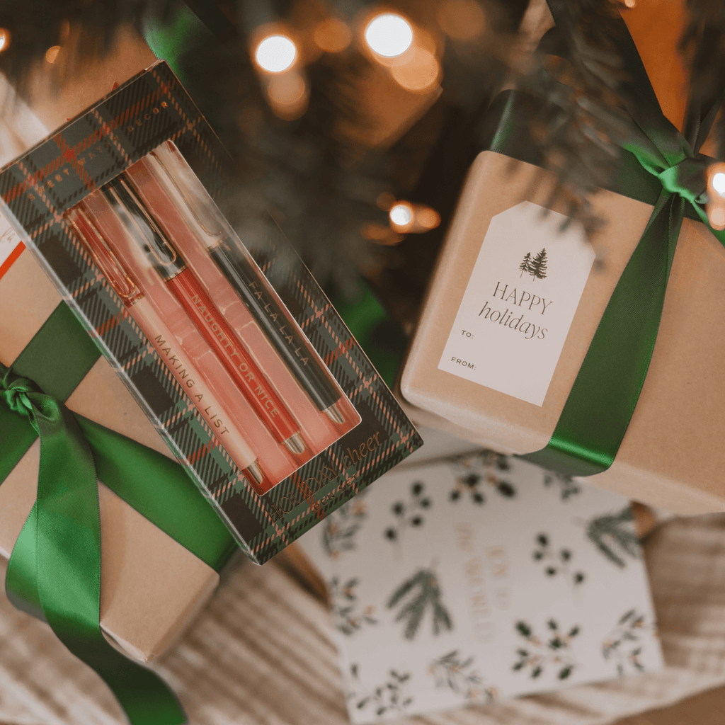 Holiday Classic Gift Tags Set in - GIFT TAGS photo