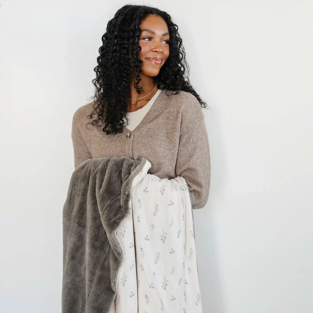 Saranoni Minky/Lush Throw Blanket - SwagglyLife Home & Fashion