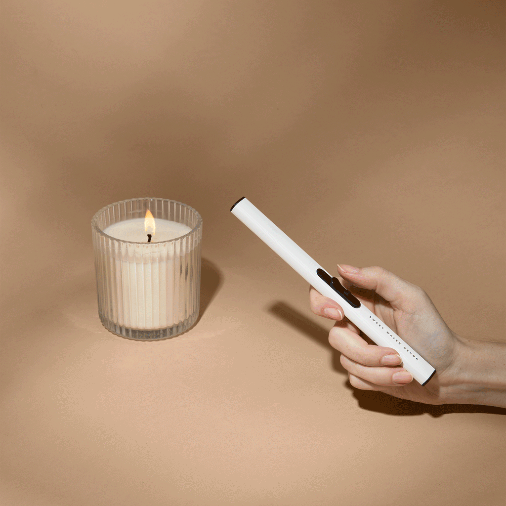 White Electric Lighter in - Rechargeable Lighters photo