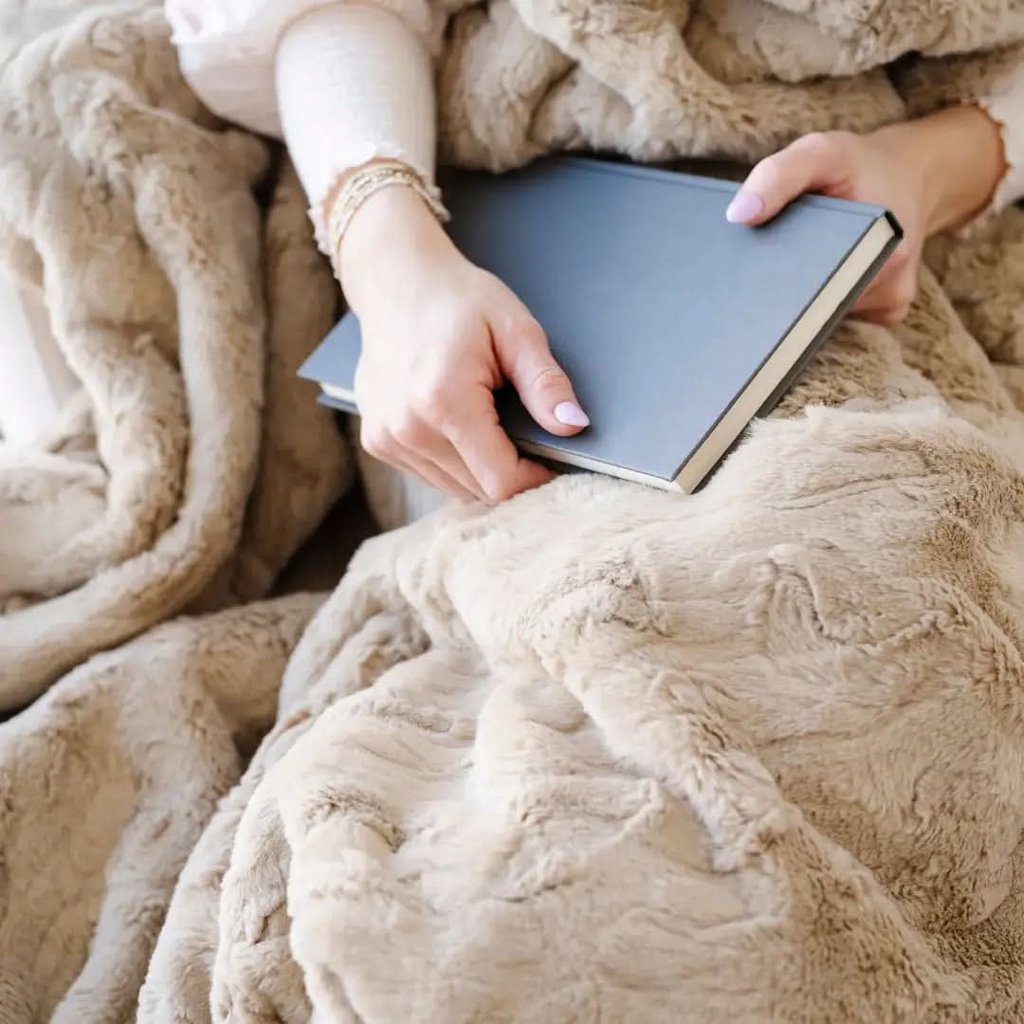 Saranoni Patterned Faux Fur Throw Blankets - SwagglyLife Home & Fashion