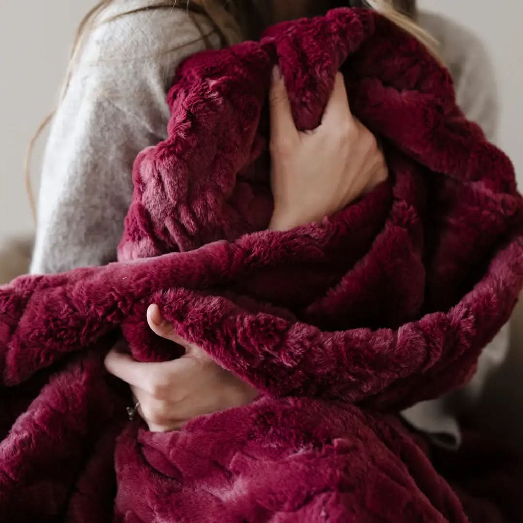 Saranoni Patterned Faux Fur Throw Blankets - SwagglyLife Home & Fashion