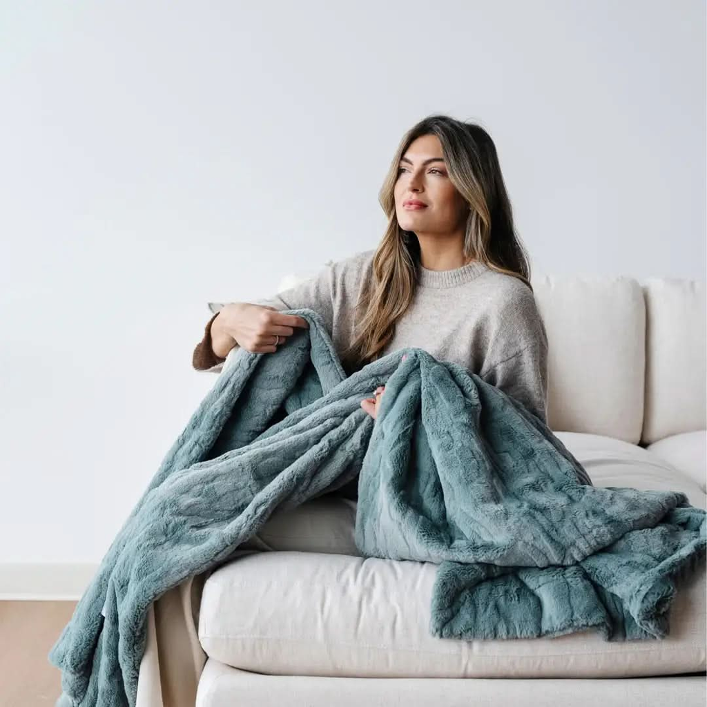 Saranoni Patterned Faux Fur Throw Blankets - SwagglyLife Home & Fashion
