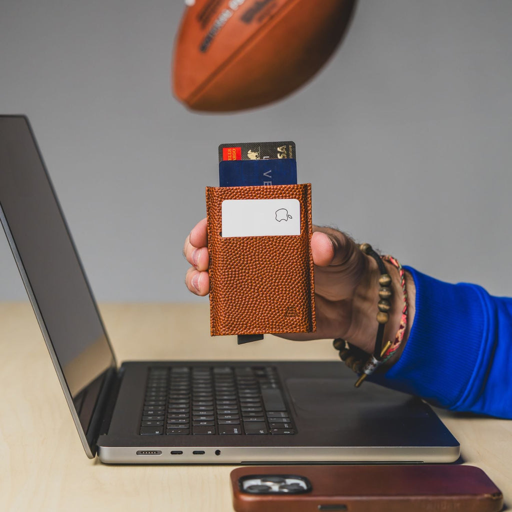 Andar The Pilot in - Wallets photo