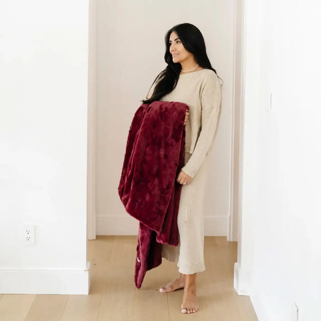 Saranoni Patterned Faux Fur Throw Blankets - SwagglyLife Home & Fashion