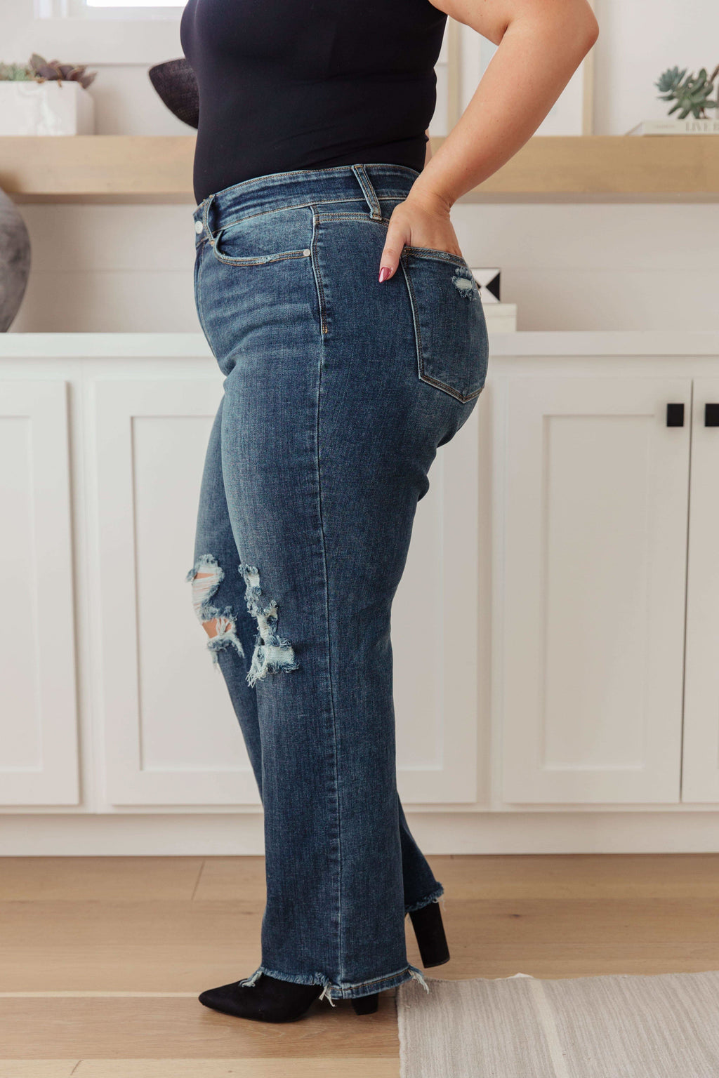 Judy Blue Rose High Rise 90's Straight Jeans in Dark Wash in - Denim photo