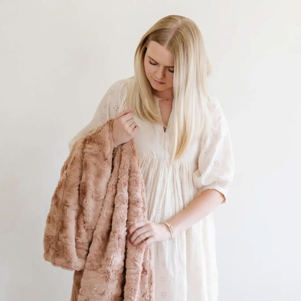 PATTERNED FAUX FUR XL THROW BLANKETS - SwagglyLife Home & Fashion