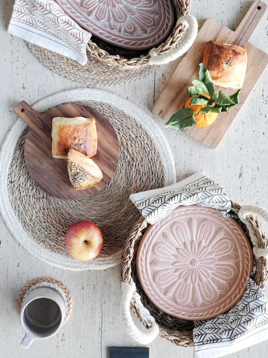 Bread Warmer & Basket - Vintage Flower in - KITCHEN photo