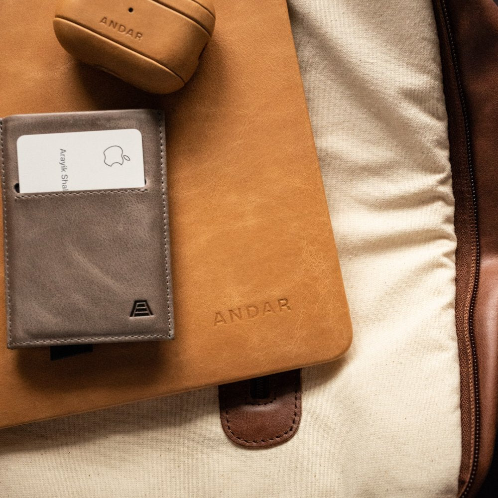 The Helm in - Cases photo