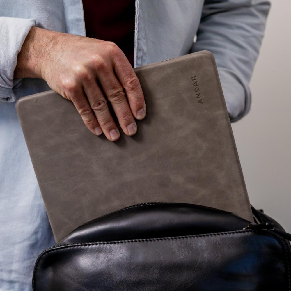 The Helm in - Cases photo