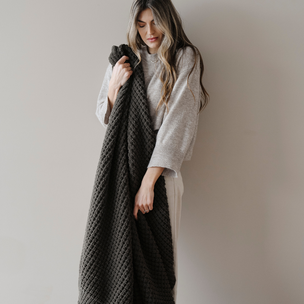 Saranoni Waffle Knit XL Throw Blankets in - photo