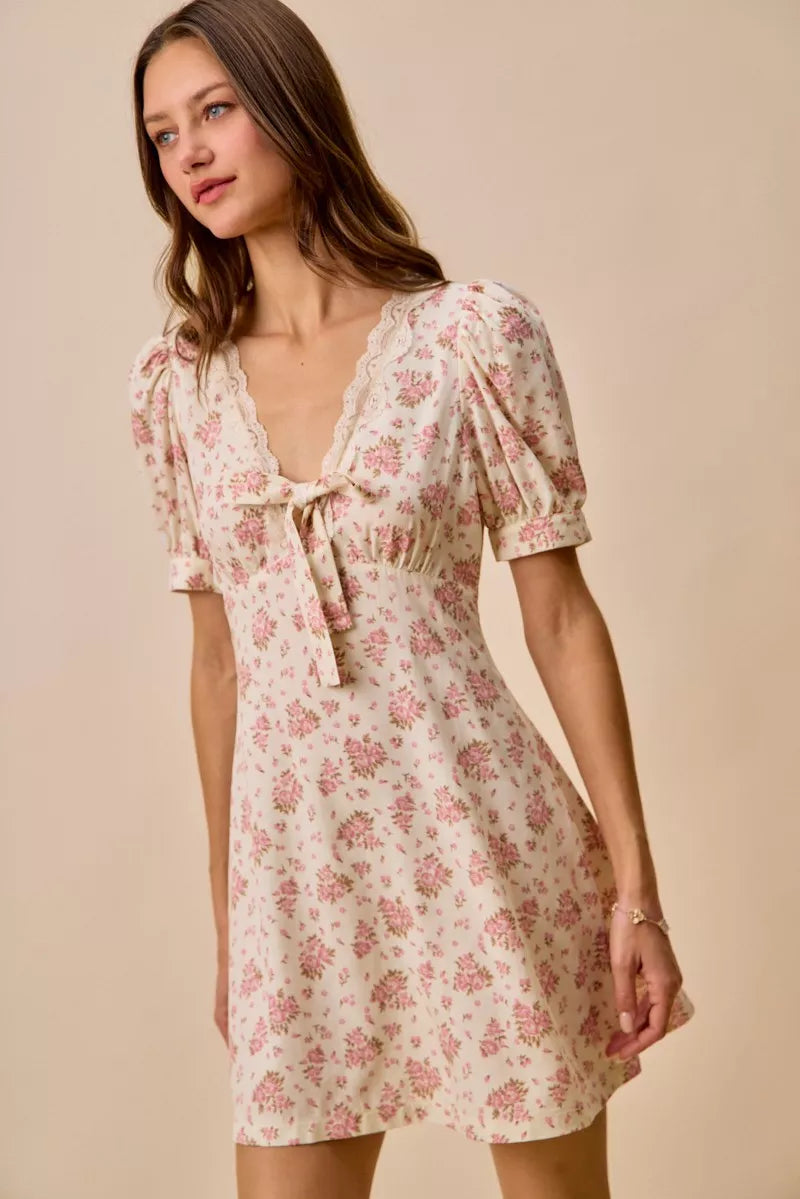 SO ME Floral Lace Trimed Short Sleeves Mini Dress in - photo