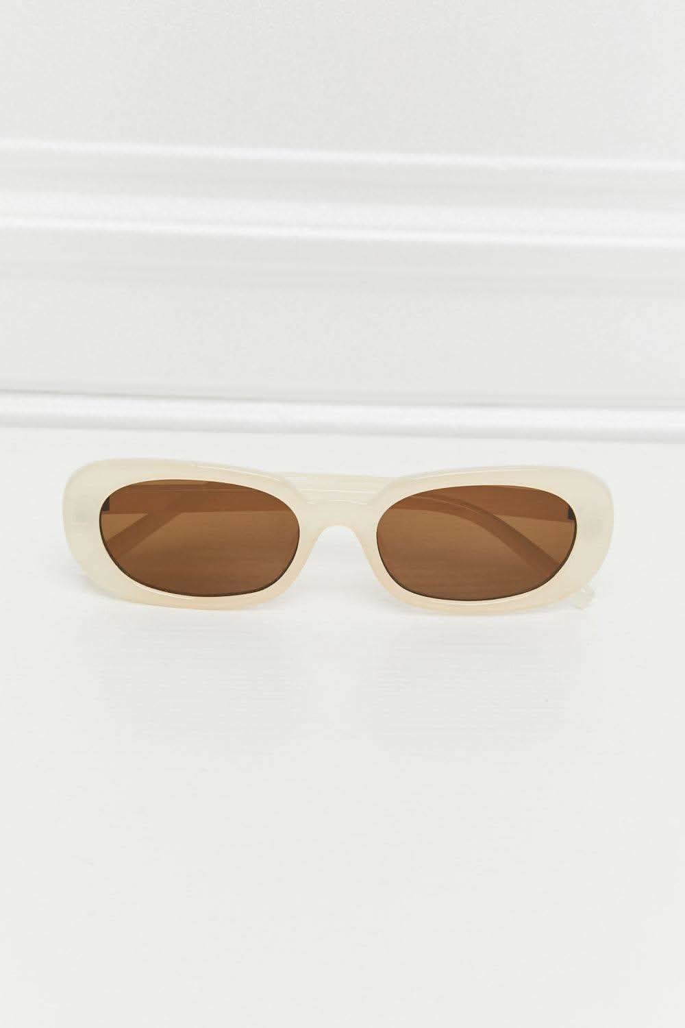 Oval Full Rim Sunglasses in - photo