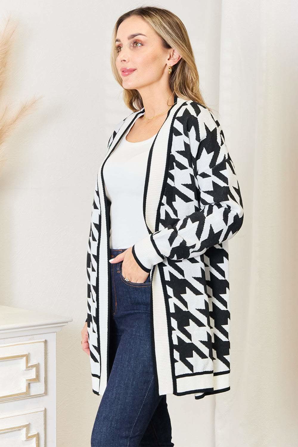Mandy Woven Right Houndstooth Open Front Longline Cardigan in - photo