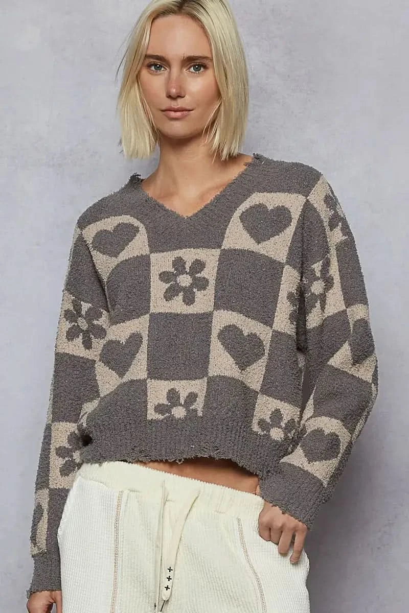 POL V-Neck Heart Pattern Checkered Sweater in - photo