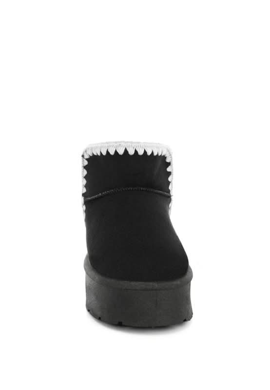 Rochas Scalloped Detail Snow Boots in - photo